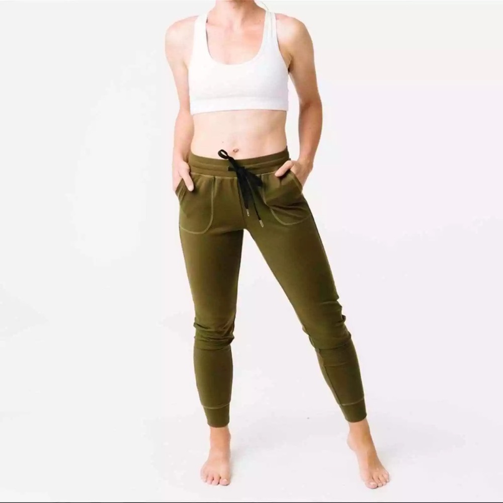 ZYIA active unwind joggers